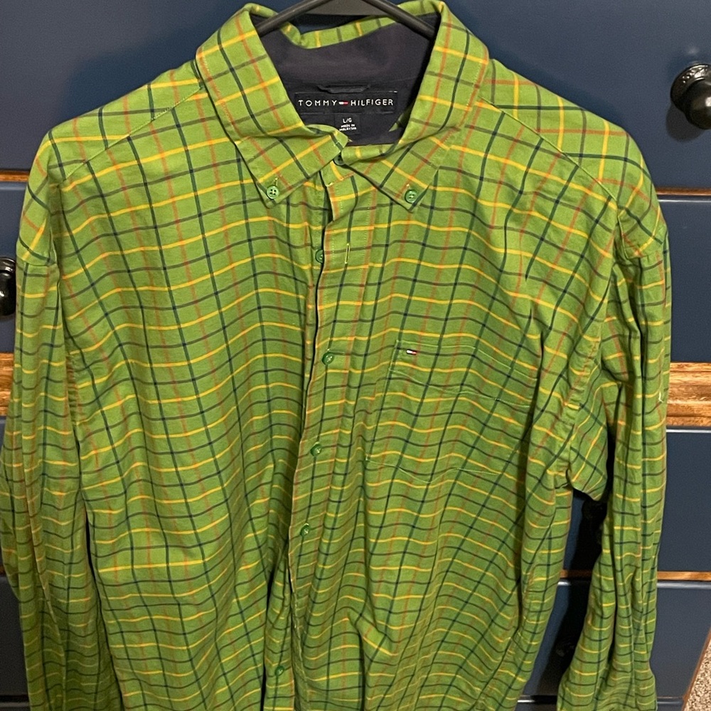2 Mens long sleeve button up Tommy Hilfiger, Size L